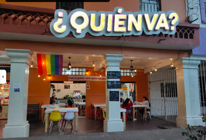 ¿Quién va? Juegos de mesa & café